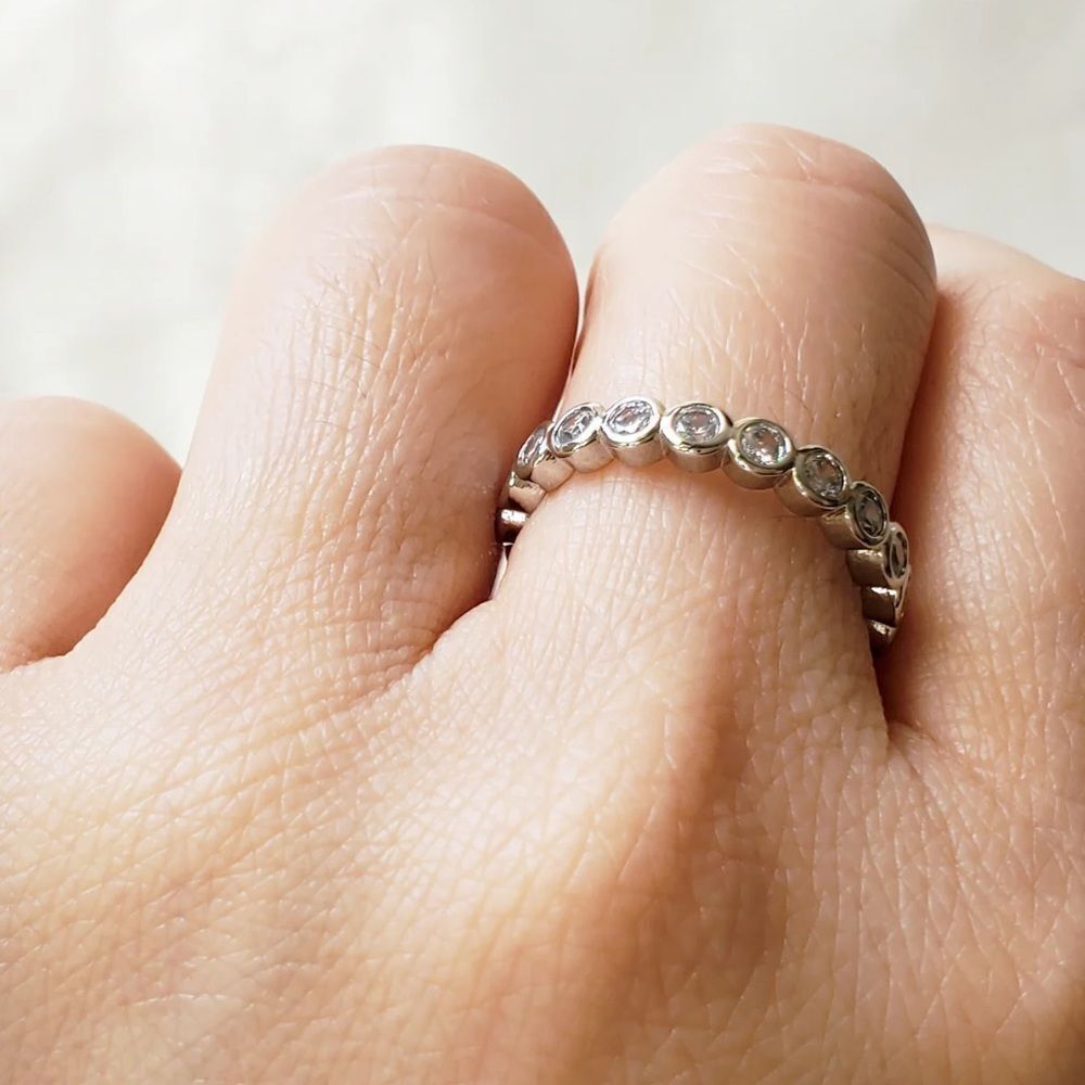 Bezel eternity ring N730 - Picture 3 of 8